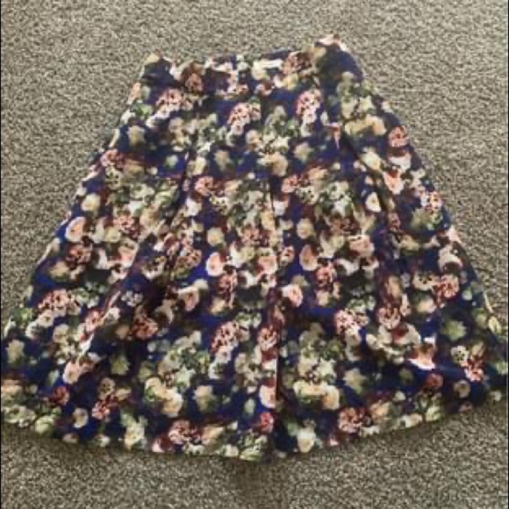 Floral wavy skirt